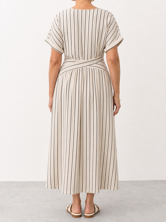 Celia | Vestido midi de manga corta con escote en V y cintura cruzada