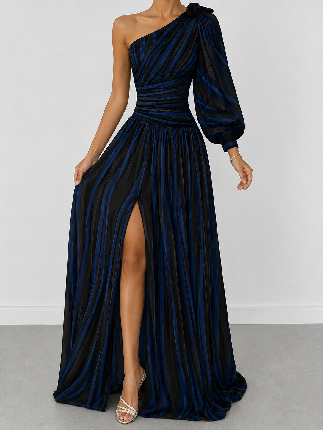 Azahara | Vestido largo de rayas con hombro descubierto