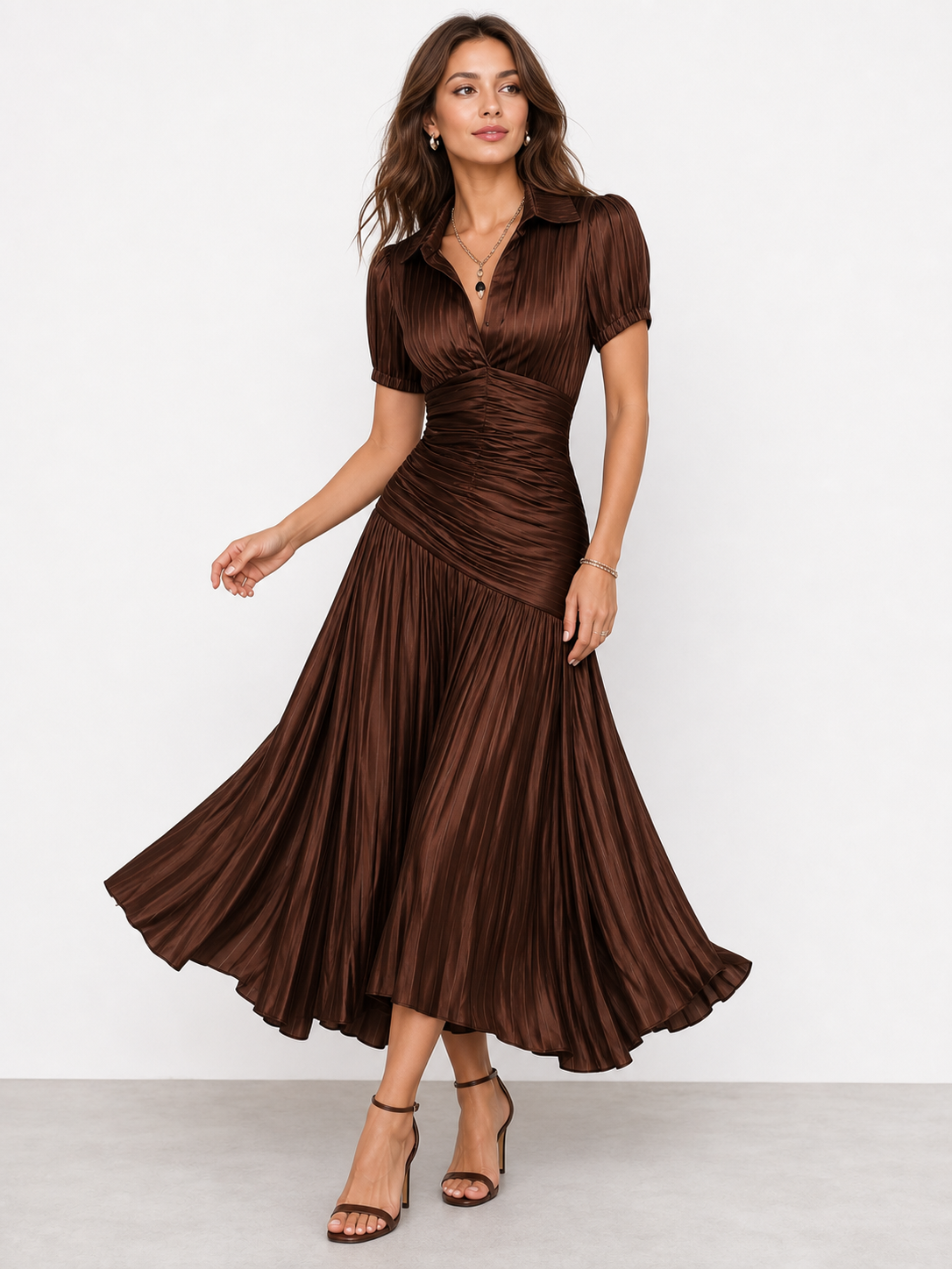 Adriana | Vestido midi de satén con rayas retro