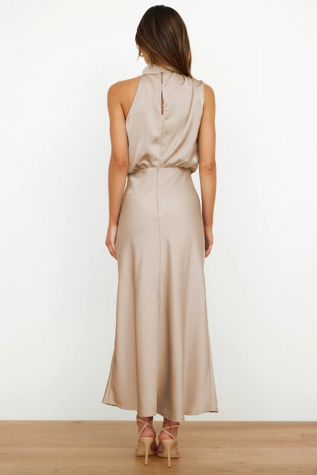 Violeta | Vestido midi de cuello halter