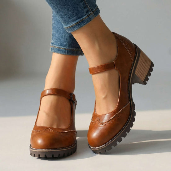 Daniela — Zapatos de salón vintage con correa