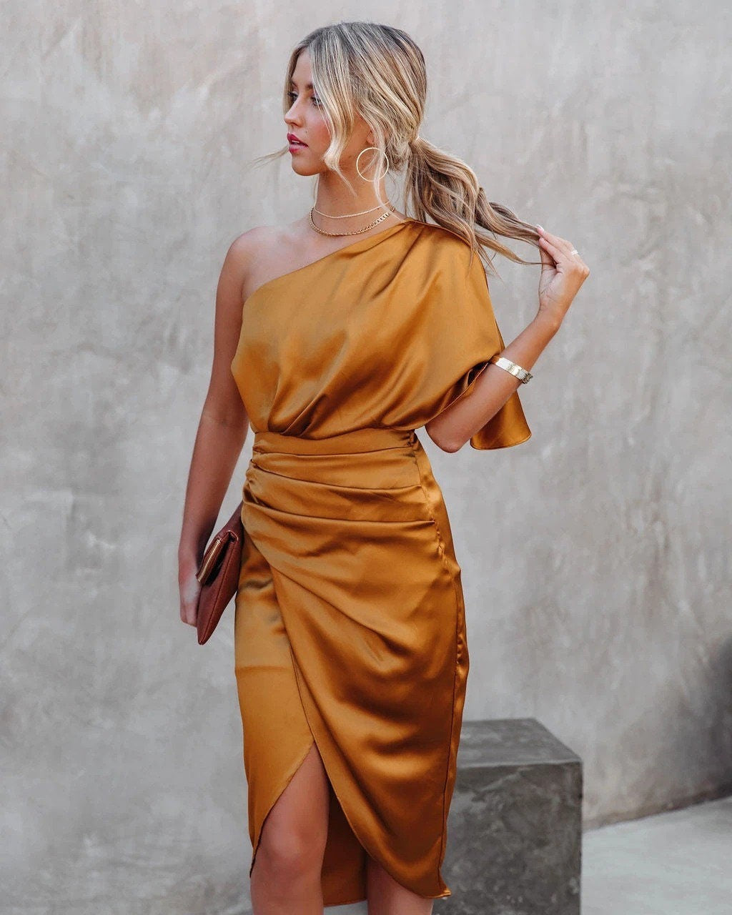 Tamara | Elegante vestido midi de satén