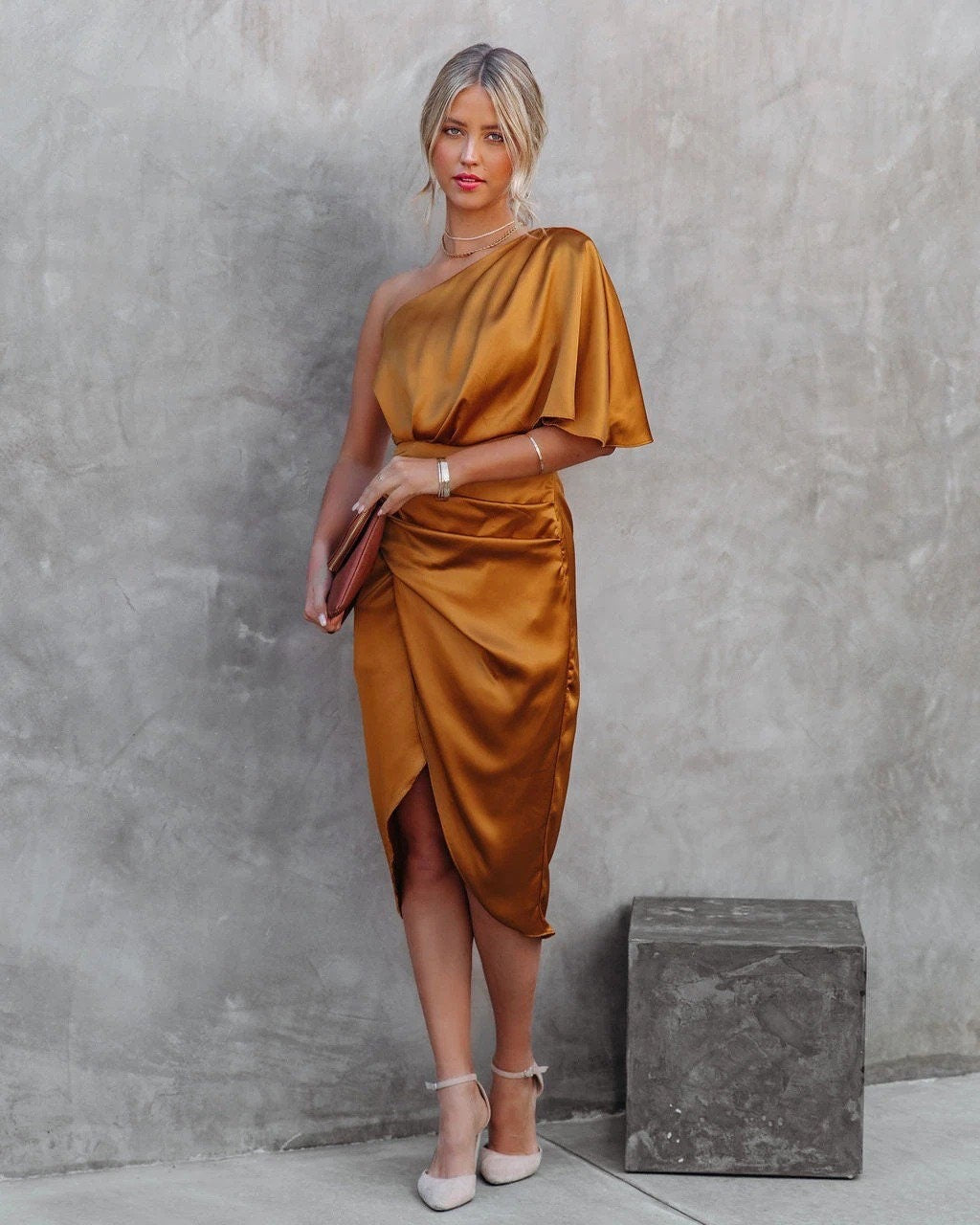 Tamara | Elegante vestido midi de satén
